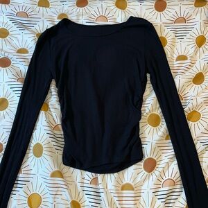 Black long sleeve alo shirt